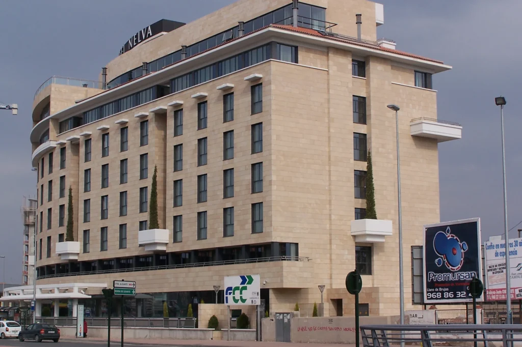 Hotel Nelva revestido con mármol Difel